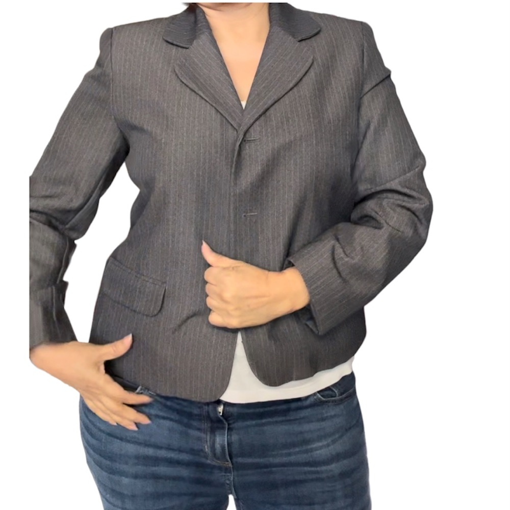 Gray blazer
